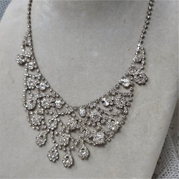 Glamorous Rhinestone Necklace Silver Elegant - Picture 5 of 10